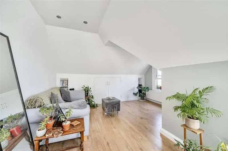 1 Bed Flat for Sale near Surbiton Station