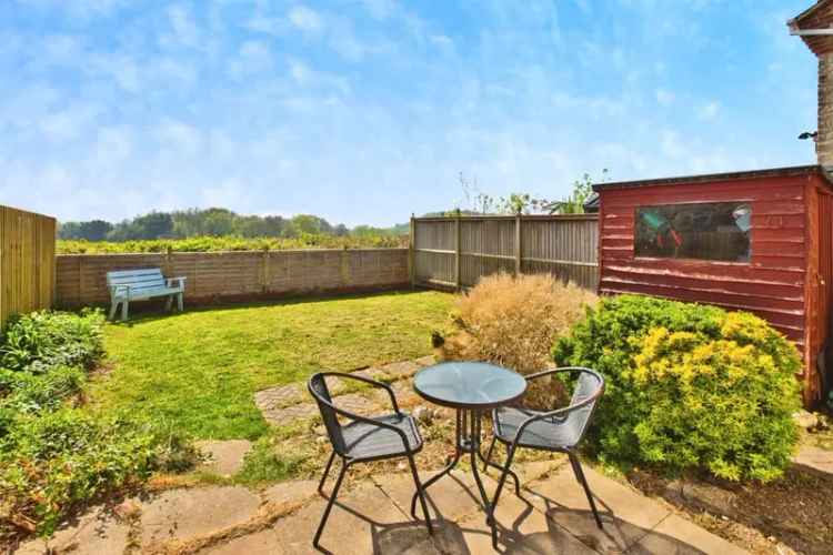 3 Bed House with Garden Driveway Parking and Country Views