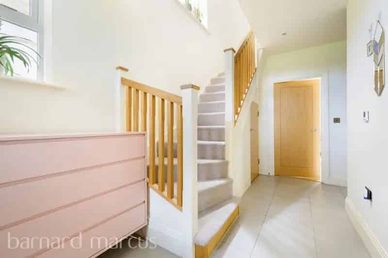 4 Bedroom Townhouse Near Mortlake Station