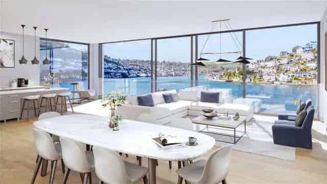 6000 Sq Ft Waterfront Home with 5 En-Suite Bedrooms and Private Mooring