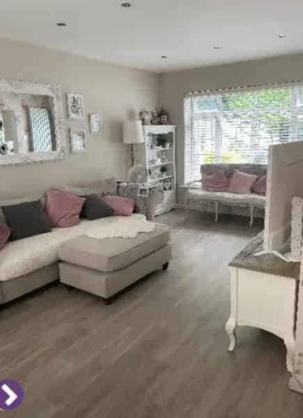2 Bed House Large Garden Summer House Potential Driveway
