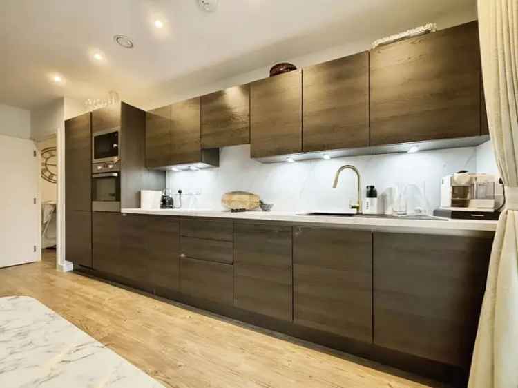 2 Bedroom Flat for Sale London E13