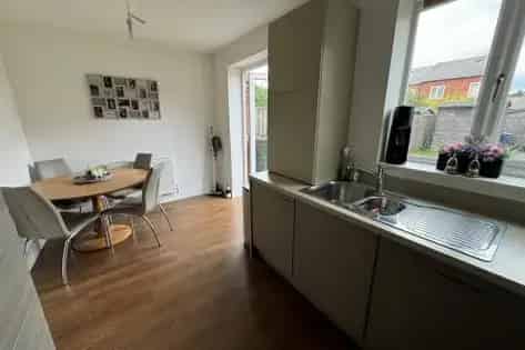 2 Bedroom House Birmingham Modern Kitchen Diner Driveway Parking