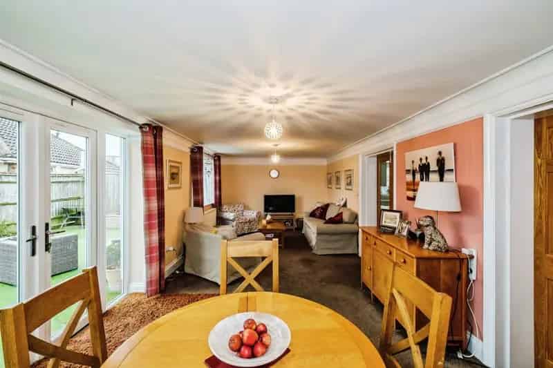 Four Bedroom Detached Bungalow with Garden Studio