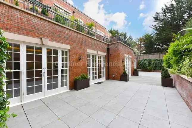 Flat for sale in Park View Road, London W5