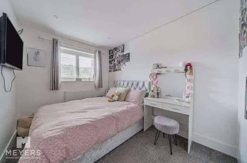 4 bed house for sale