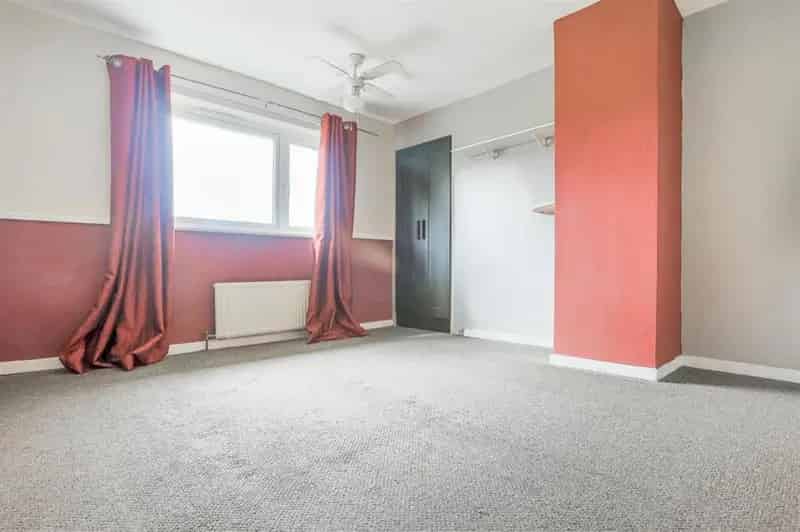 4 Bed Semi Detached House for Sale - Freehold - EPC D