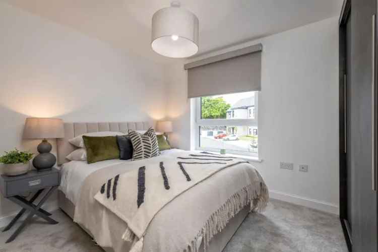 2 Bed Luxury Flat for Sale Private Parking and Great Storage