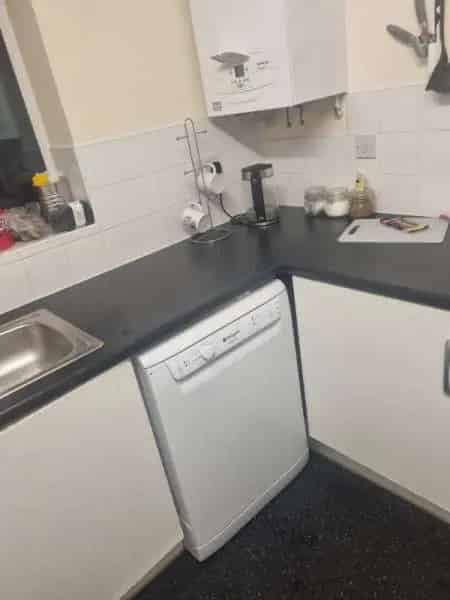 Family Home Near Schools Parks and Transport