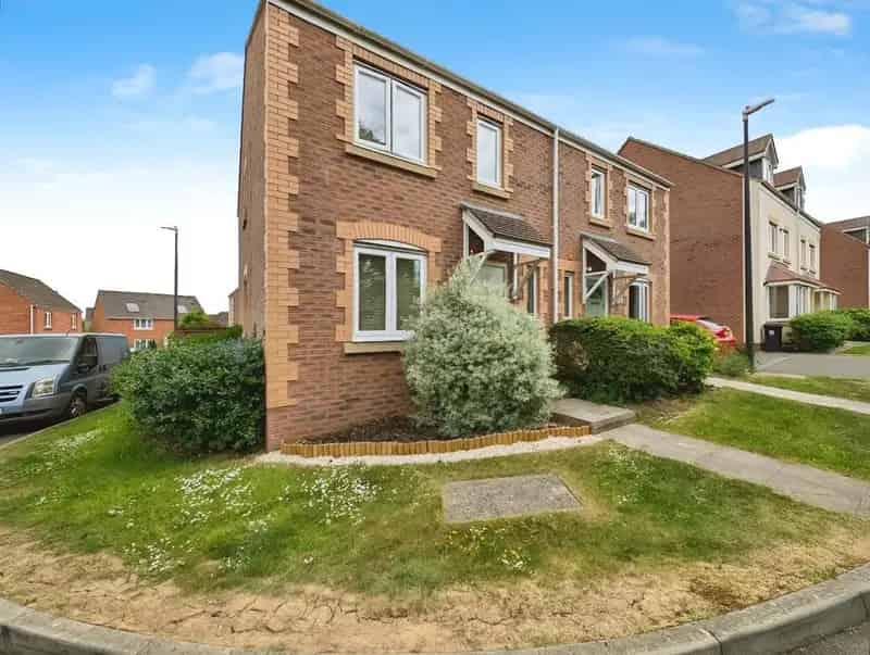 3 Bedroom Semi Detached House For Sale