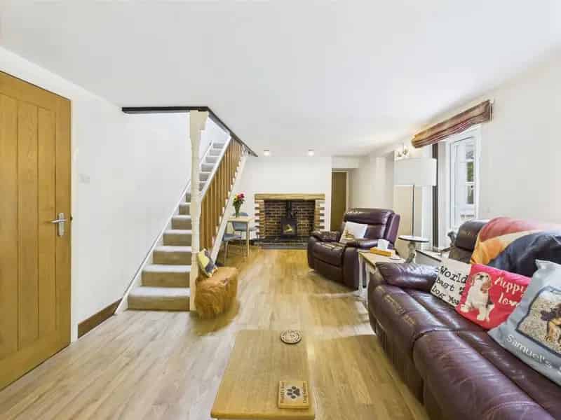 4 Bedroom Detached Cottage For Sale