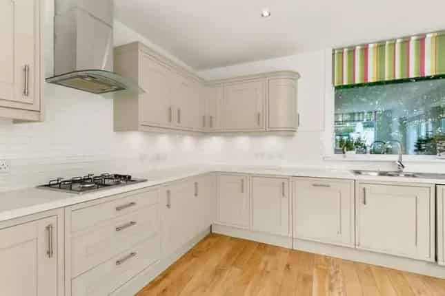 Detached Bungalow for Sale in Netherlee G44