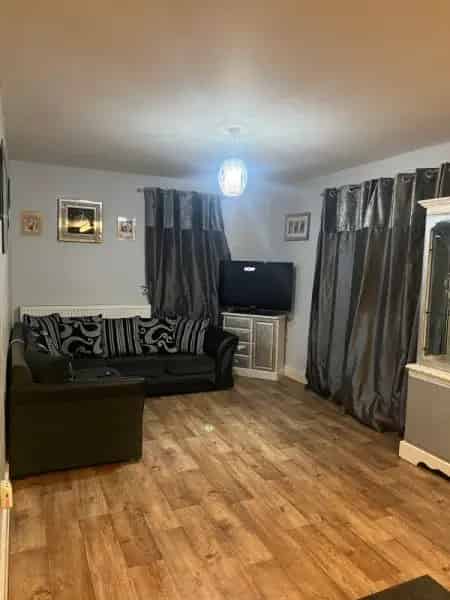 Flat For Rent , Borough of Runnymede, England