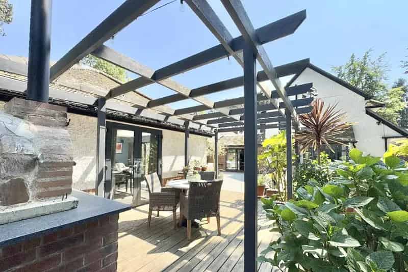 5 bed property for sale