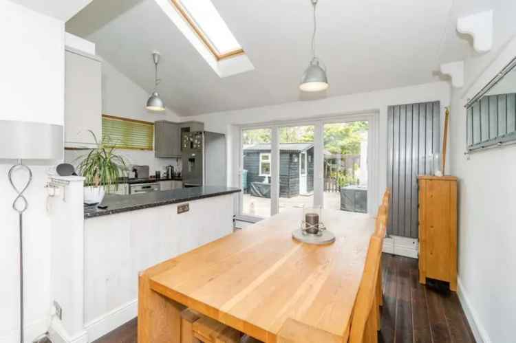 Four Bedroom Semi-Detached House Eastleigh