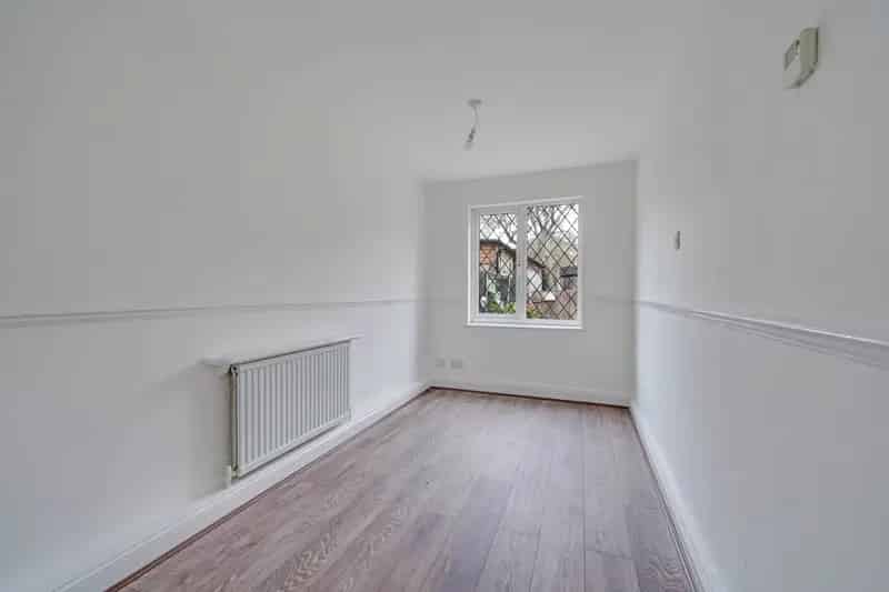 3 Bedroom End of Terrace House to Rent