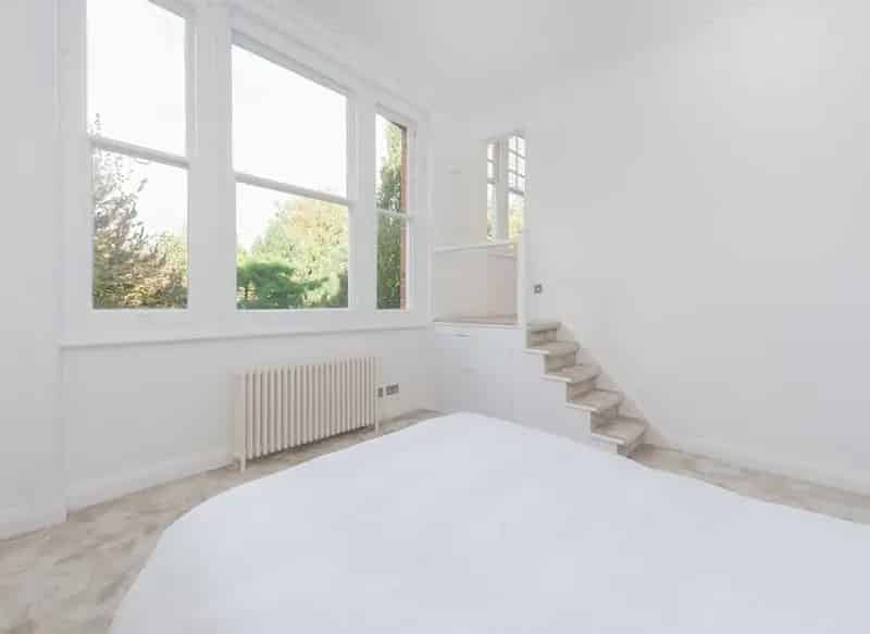 Chelsea Studio Apartment - Pied-
Terre or Investment Opportunity