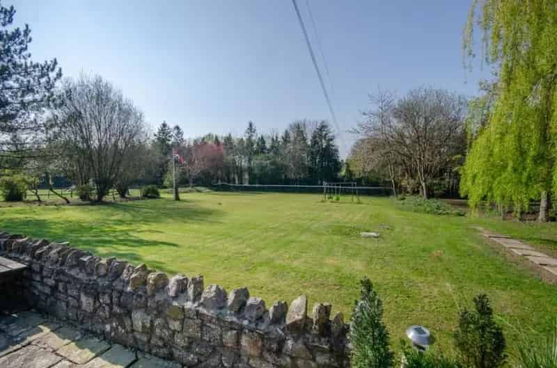 5 Bed Detached House with Annexe and 5 Acres