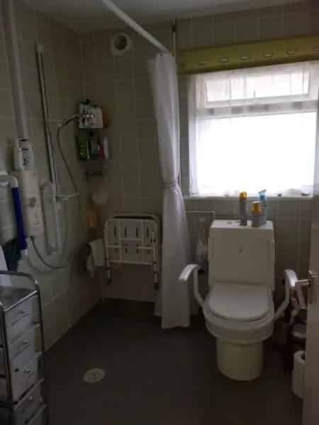 Accessible Home with Wet Room and Garden