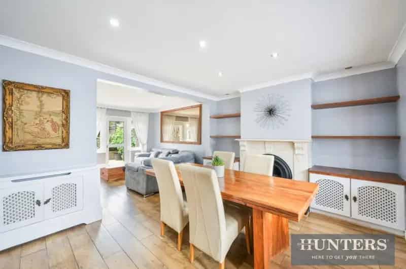 4 Bed House for Sale - Family Home with Garden and Parking