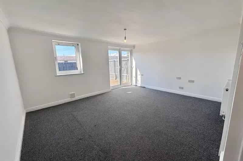 Spacious 3-Bedroom House in Bransholme HU7 - Newly Refurbished