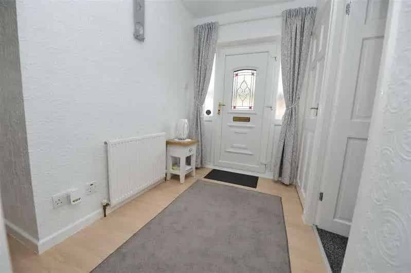 2 bed house for sale