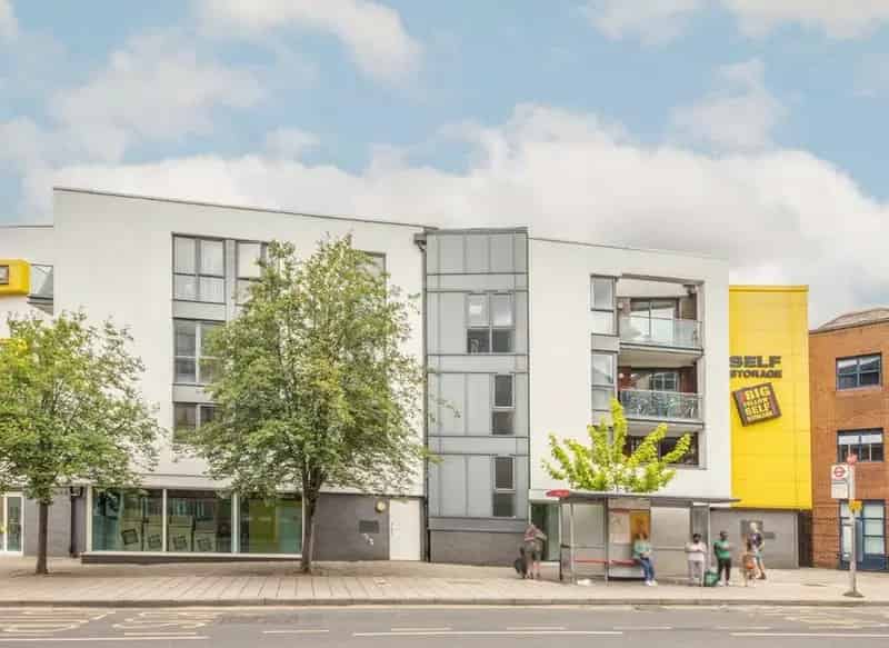 One Bedroom Apartment Near Norbiton Station Kingston