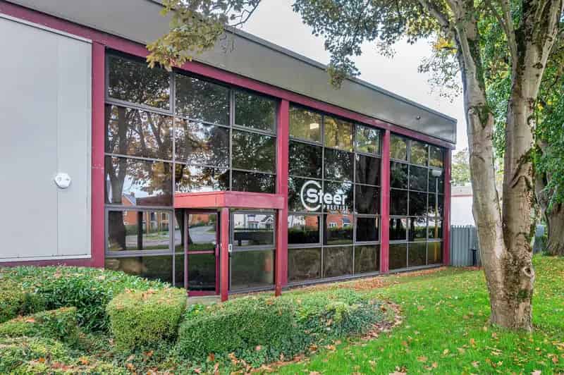 Modern Warehouse Trade Unit To Let Farnham