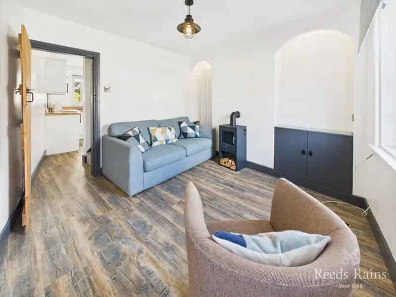 2 Bedroom End Terrace House for Rent Scarborough