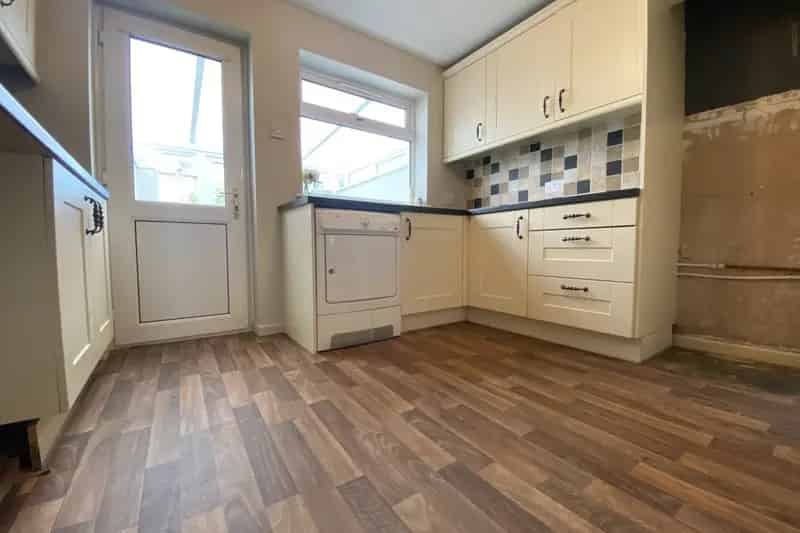 Two Bed Mid Terrace Home with Attic Room and Parking