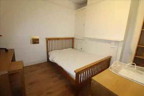 6 Bedroom Student House Southampton - 61m²
