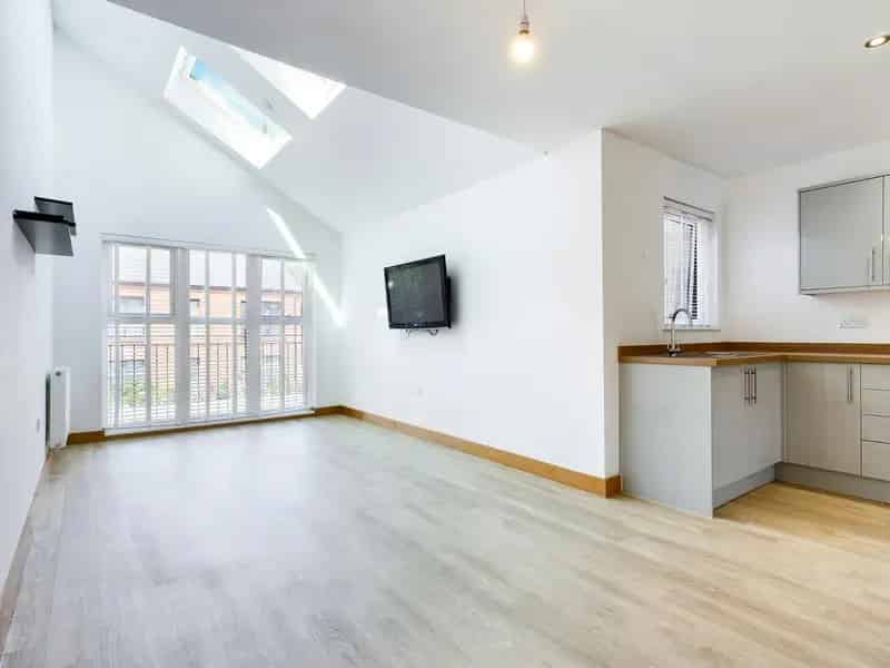 Three Bedroom Townhouse in SA1 Freehold