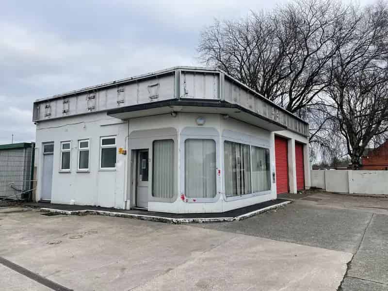 To Let Former Car Hire Site Warrington 1700 sq ft