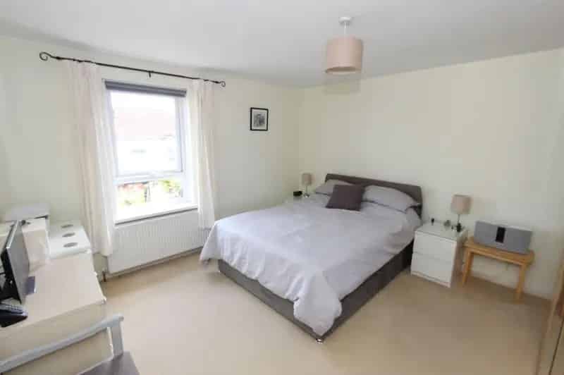 2 bed property for sale
