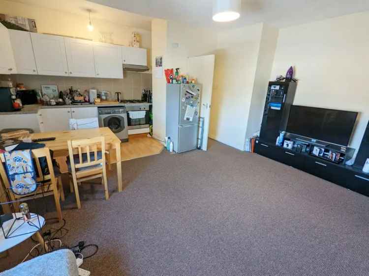 Flat For Rent in South Kesteven, England