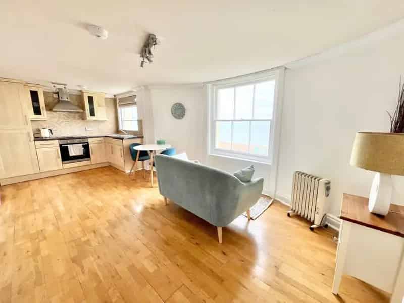 1 Bedroom Seafront Apartment Kemp Town Brighton
