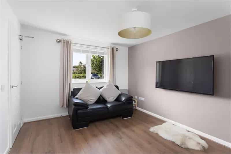 4 Bed Terraced House with Pentland Hills Views
