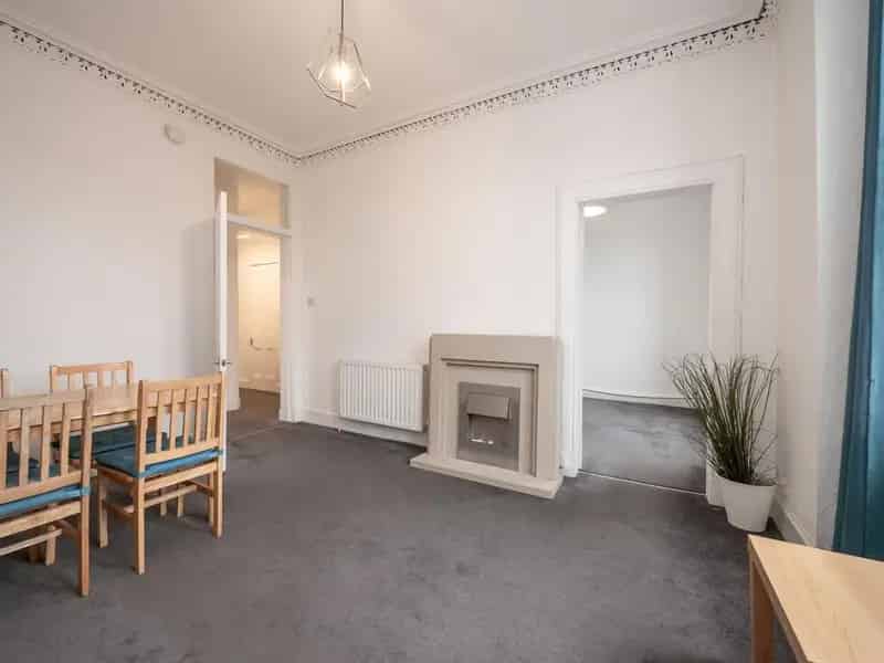 2 Bedroom Flat to Rent in Edinburgh