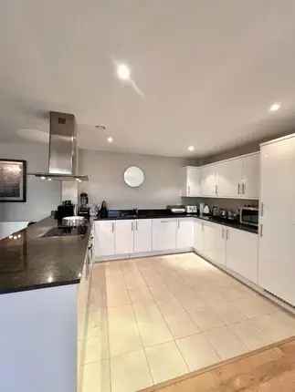 Flat for sale in Glenthorne Road, London W6