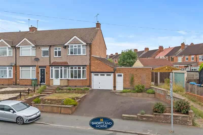 3 Bedroom End Terrace House to Rent