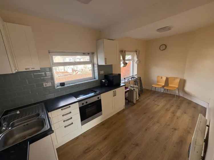1 Bedroom Apartment near M4 Swansea