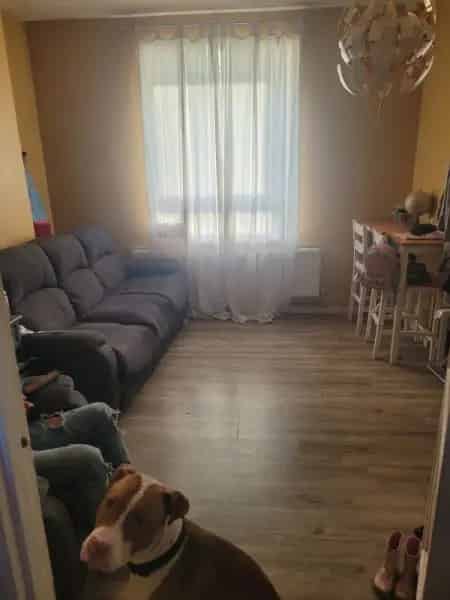 First Floor Flat Two Double Bedrooms Balcony Close Schools Transport Right To Buy