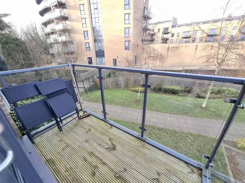 One Bedroom Apartment Near Apsley Station - Zero Deposit Available