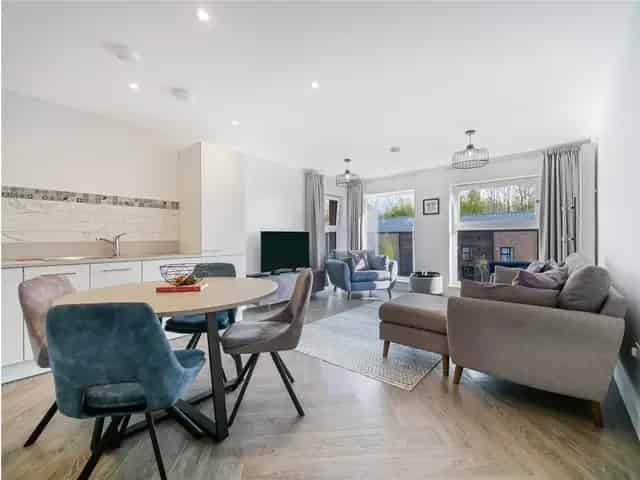 2 Bedroom Townhouse Apartment for Sale Princes Quay Glasgow