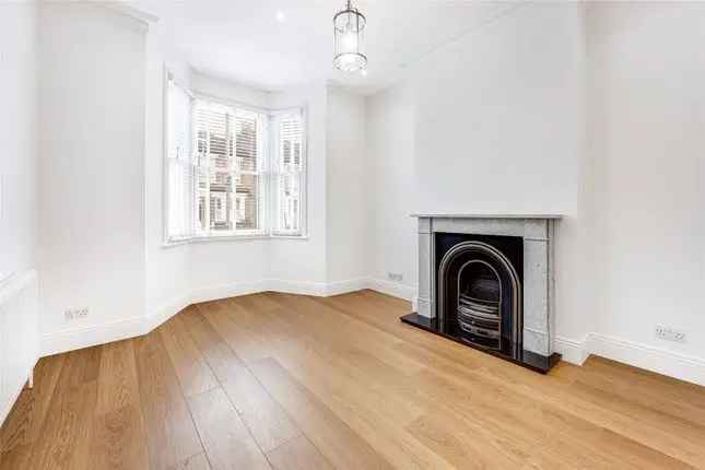 5 Bedroom House To Rent in Trevelyan Road London SW17