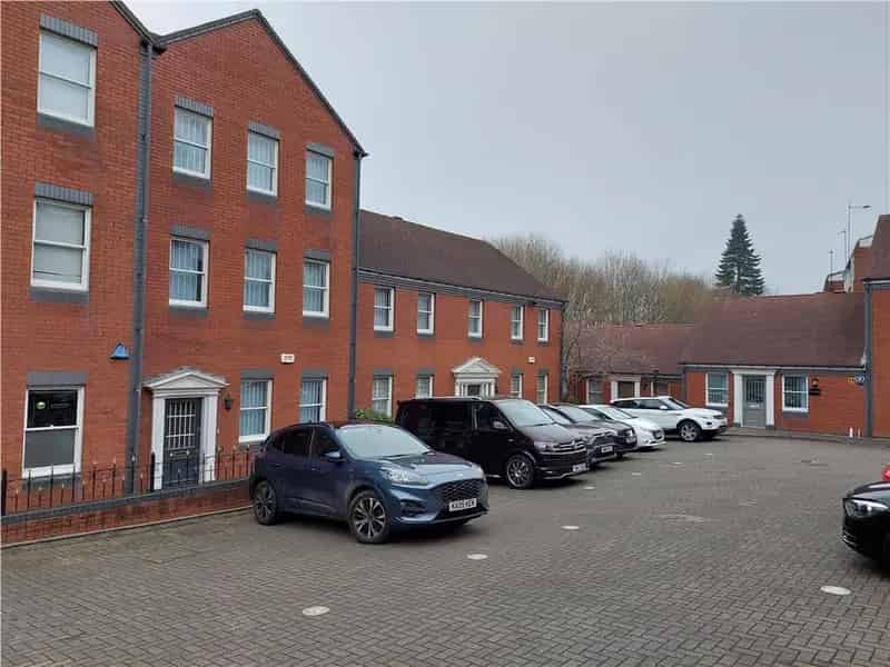 Modern Office Suite Halesowen Town Centre 724 sq ft
