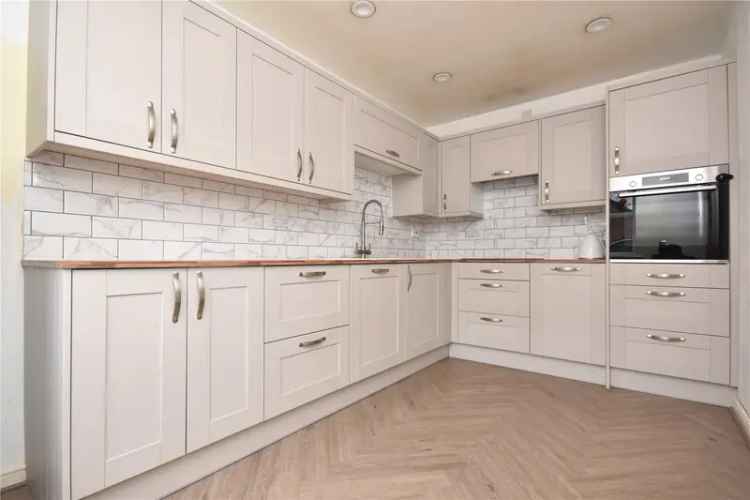 3 Bedroom End Terrace House Near Xscape Castleford