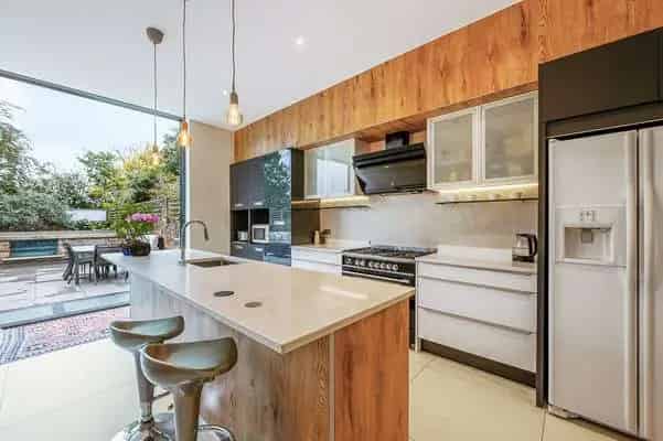 Stunning Semi Detached Period Home Family Home with Cinema Room and Landscaped Garden