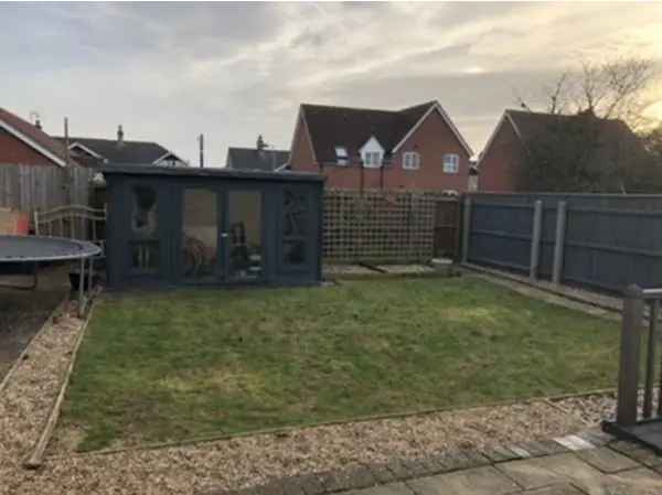 Bungalow For Rent in East Suffolk, England