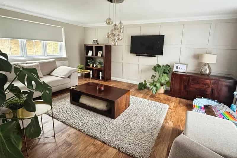 3 Bed Semi-Detached House with Garage and Garden
